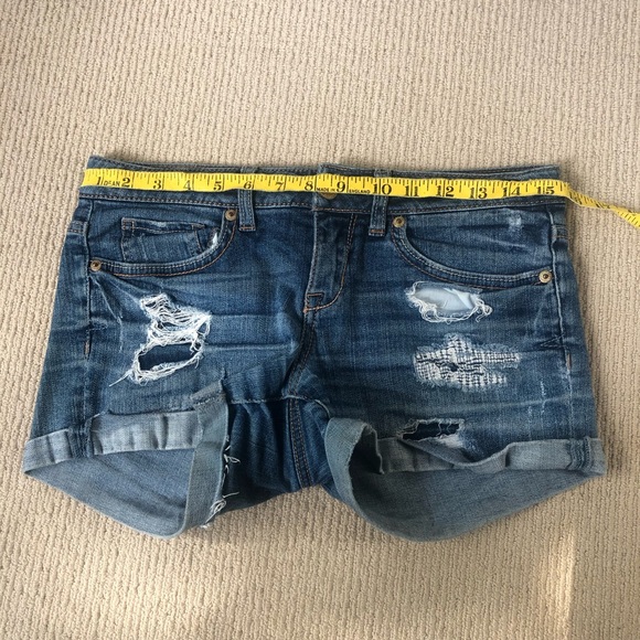 ❌SOLD❌Aeropostale Distressed Midi Jean Shorts - Picture 5 of 7